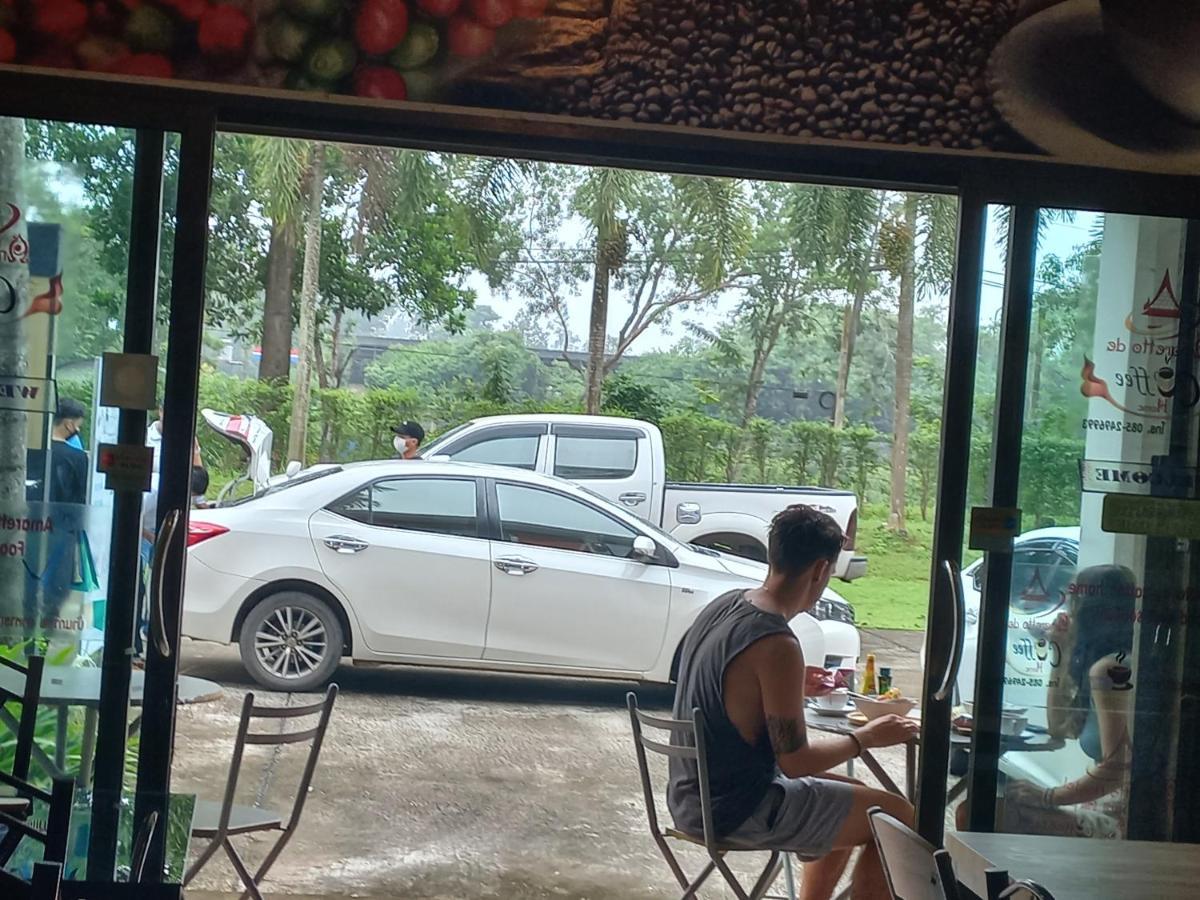Amaretto Hostel Surat Thani Exteriör bild