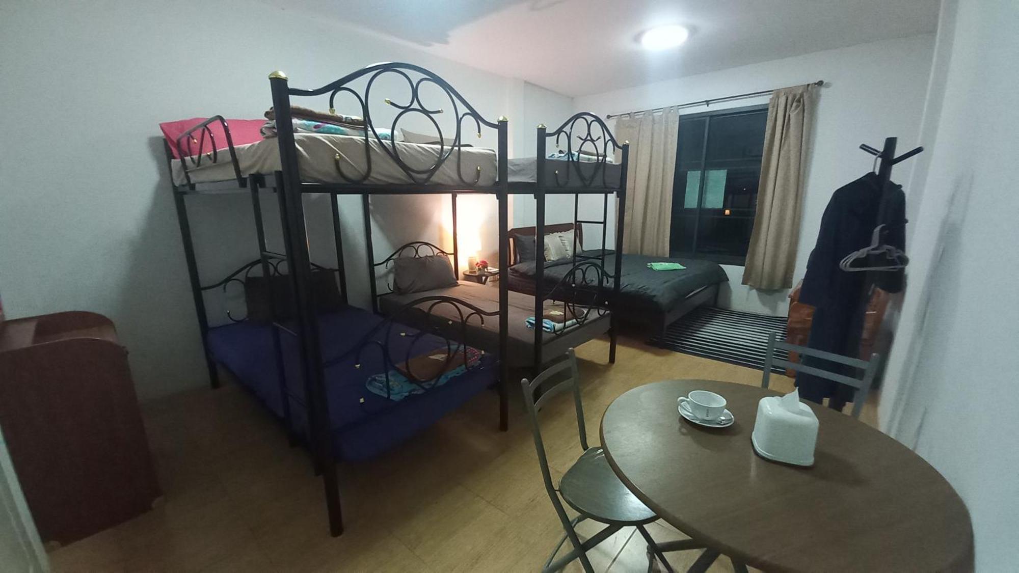 Amaretto Hostel Surat Thani Exteriör bild