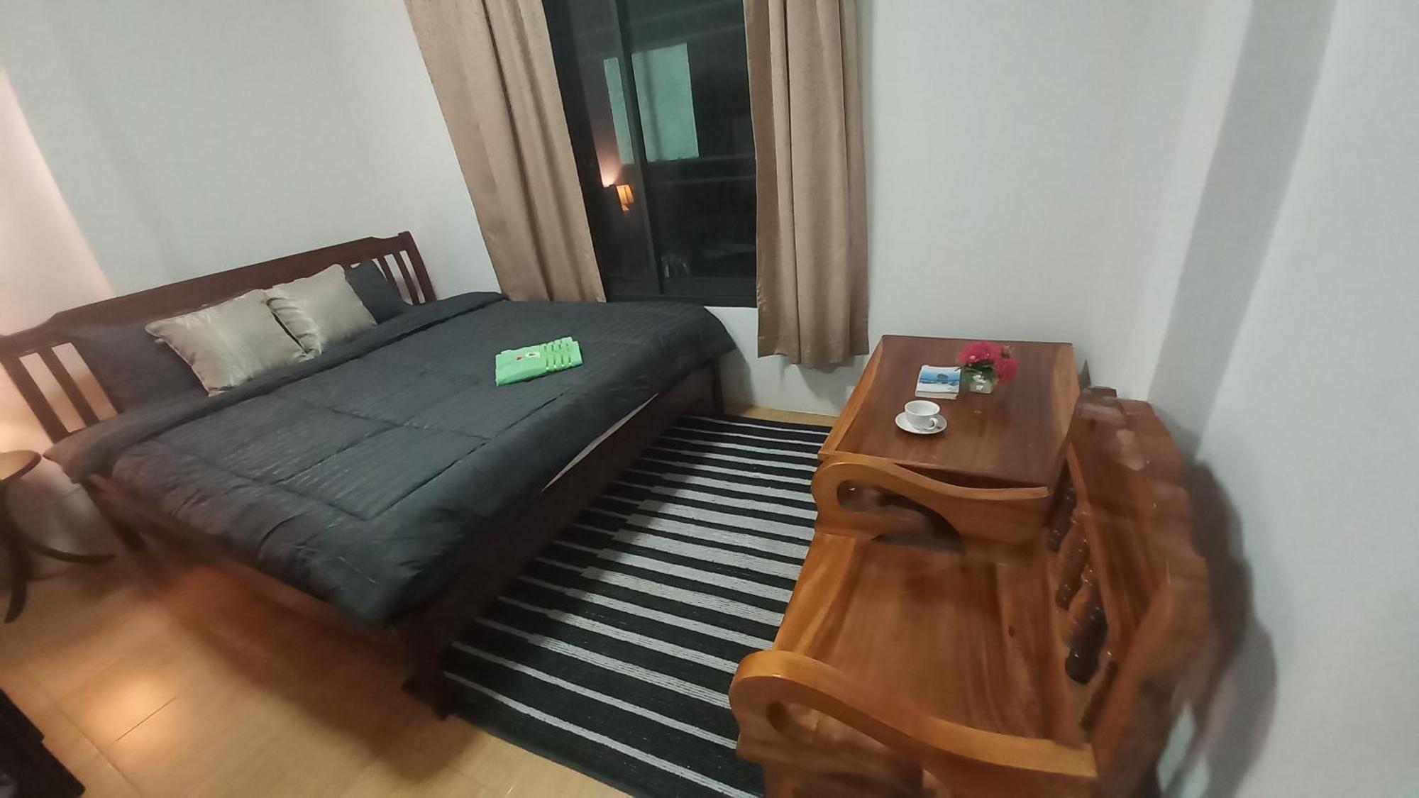 Amaretto Hostel Surat Thani Exteriör bild