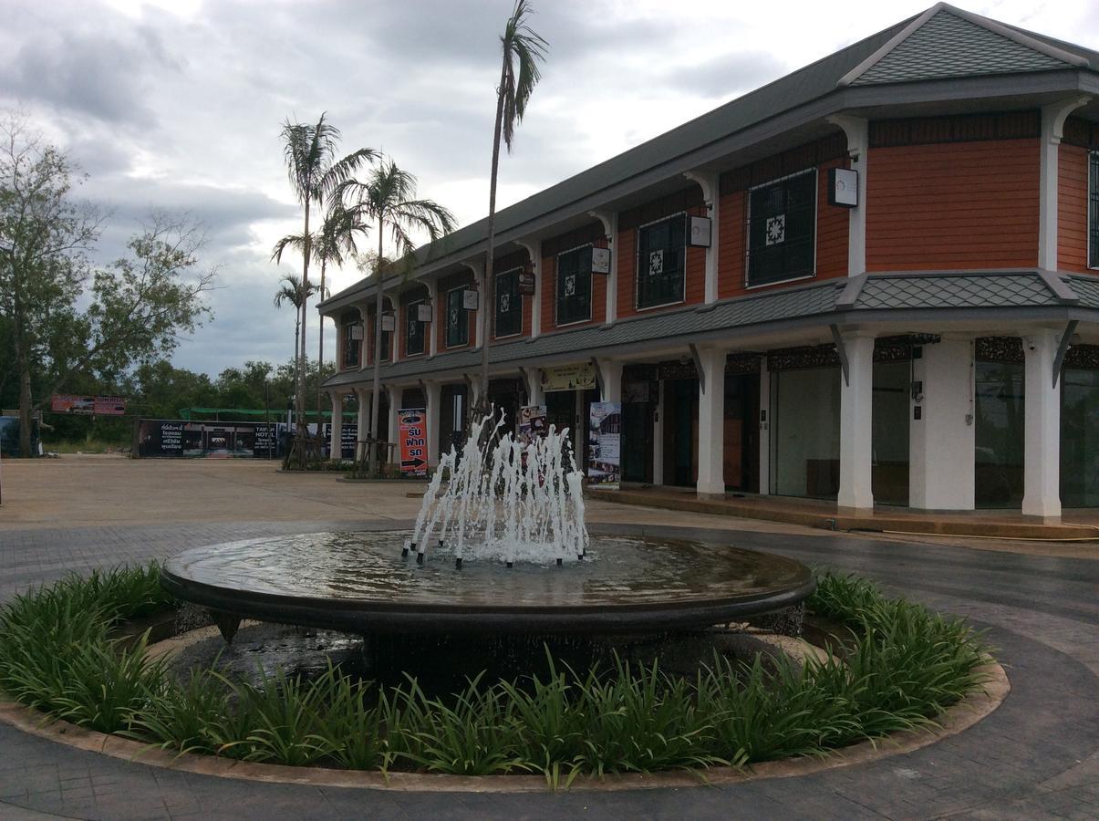 Amaretto Hostel Surat Thani Exteriör bild