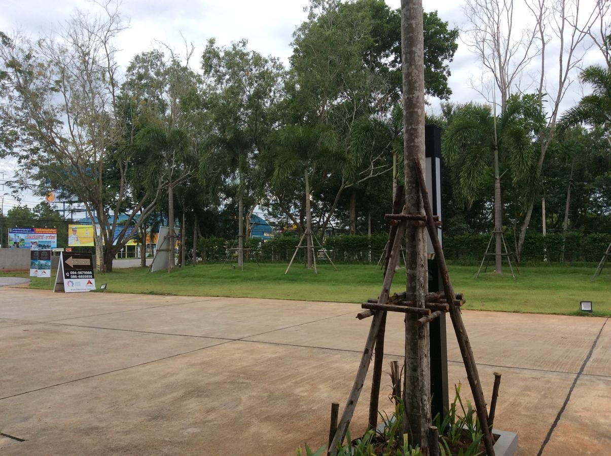 Amaretto Hostel Surat Thani Exteriör bild