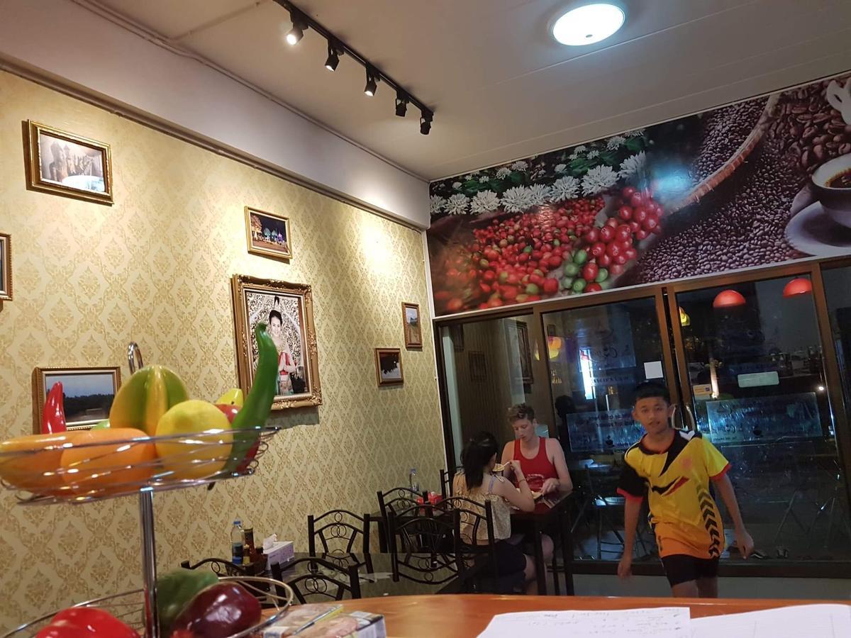 Amaretto Hostel Surat Thani Exteriör bild